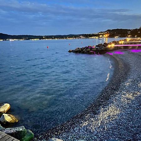 Appartamento Al Castello パデンゲ・スル・ガルダ エクステリア 写真